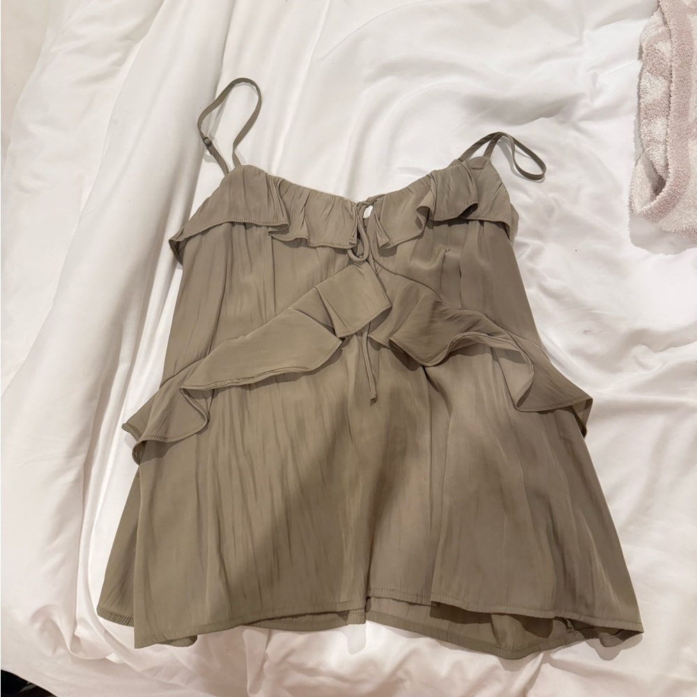 Universal Thread goods co size small
Ruffled Olive Green Women's Top